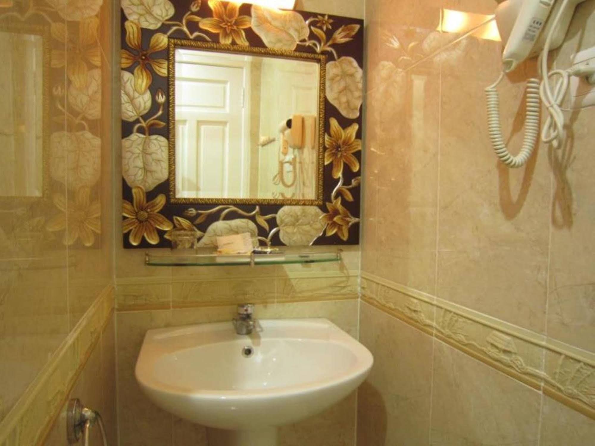 Hoang Thanh Thuy Airport Hotel 1 - Gan Am Thuc Dem Cho Hoang Hoa Tham Πόλη Χο Τσι Μινχ Εξωτερικό φωτογραφία